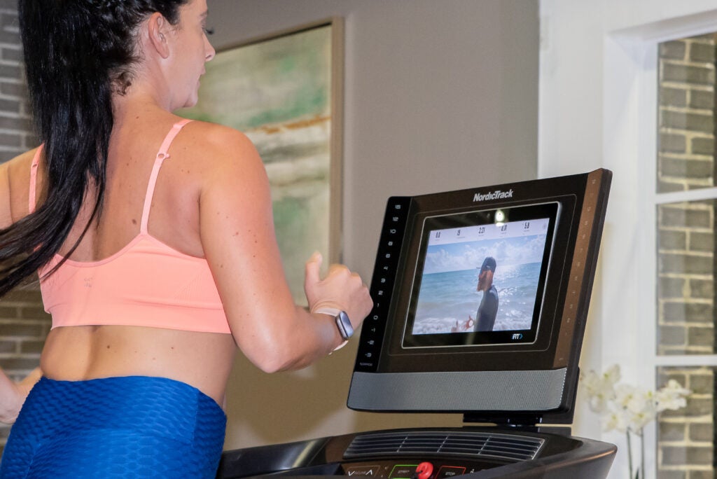 TreadmillReviews Editor Using NordicTrack Commercial 1750 iFit Programming